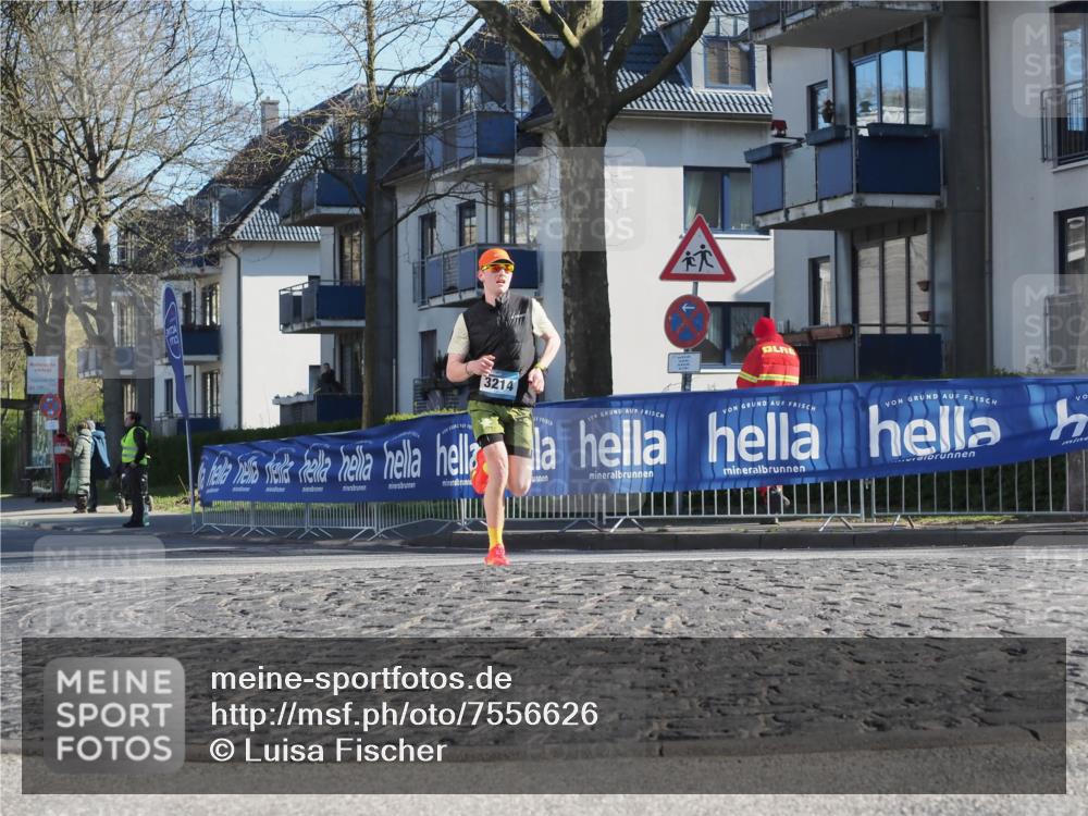 06.04.2025 - 44. Internationalen Wilhelmsburger Insellauf Luisa Fischer http://msf.ph/oto/7556626 06.04.2025 10:11:45 Ziel 3214 meine-sportfotos.de