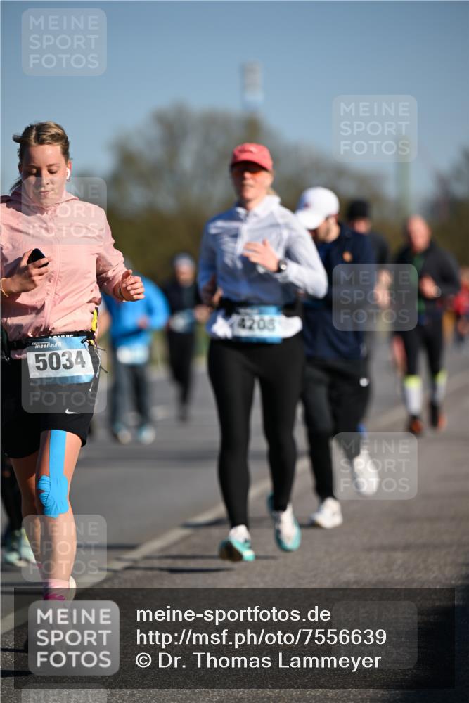 06.04.2025 - 44. Internationalen Wilhelmsburger Insellauf Dr. Thomas Lammeyer http://msf.ph/oto/7556639 06.04.2025 09:32:34 Laufen 5034, 4205 meine-sportfotos.de