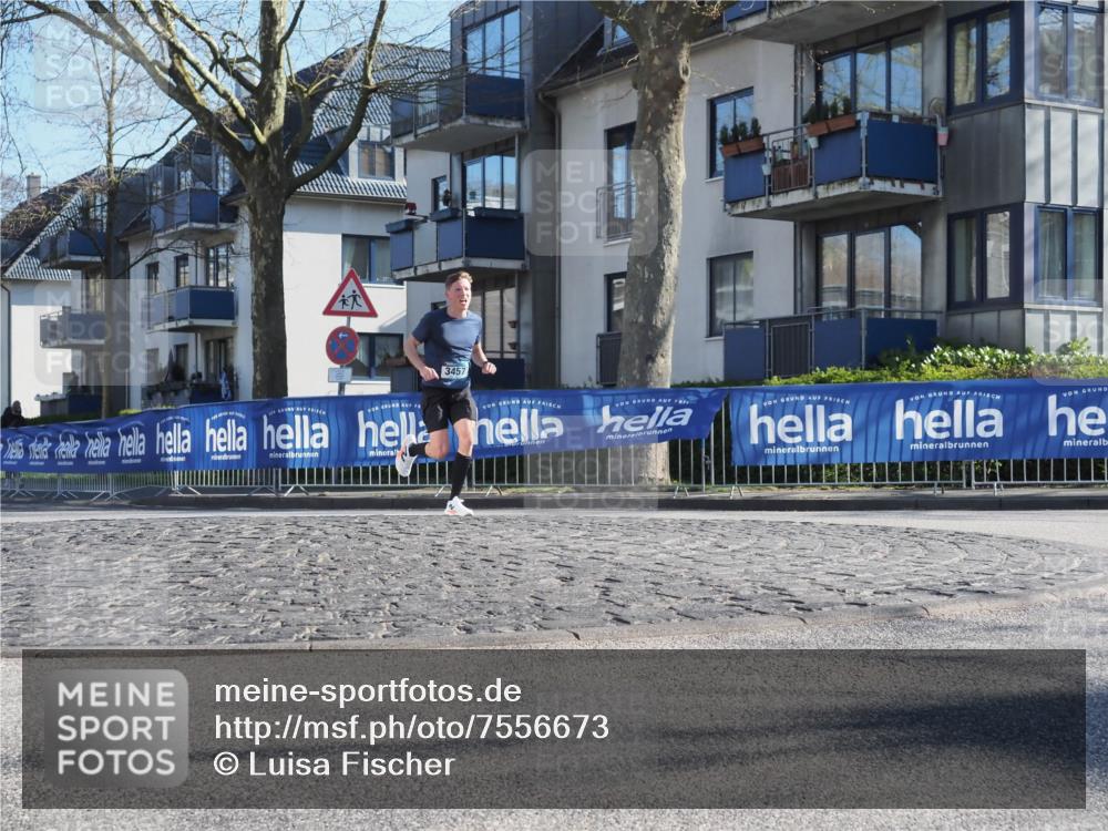 06.04.2025 - 44. Internationalen Wilhelmsburger Insellauf Luisa Fischer http://msf.ph/oto/7556673 06.04.2025 10:11:59 Ziel 3457 meine-sportfotos.de