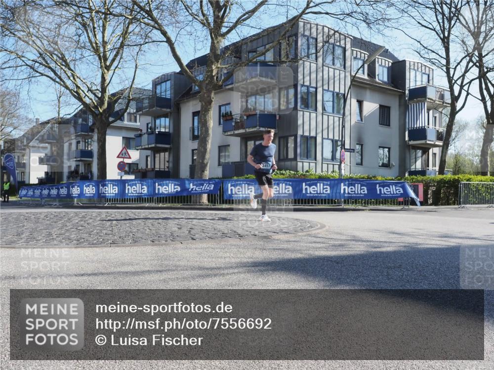 06.04.2025 - 44. Internationalen Wilhelmsburger Insellauf Luisa Fischer http://msf.ph/oto/7556692 06.04.2025 10:12:00 Ziel 3457 meine-sportfotos.de