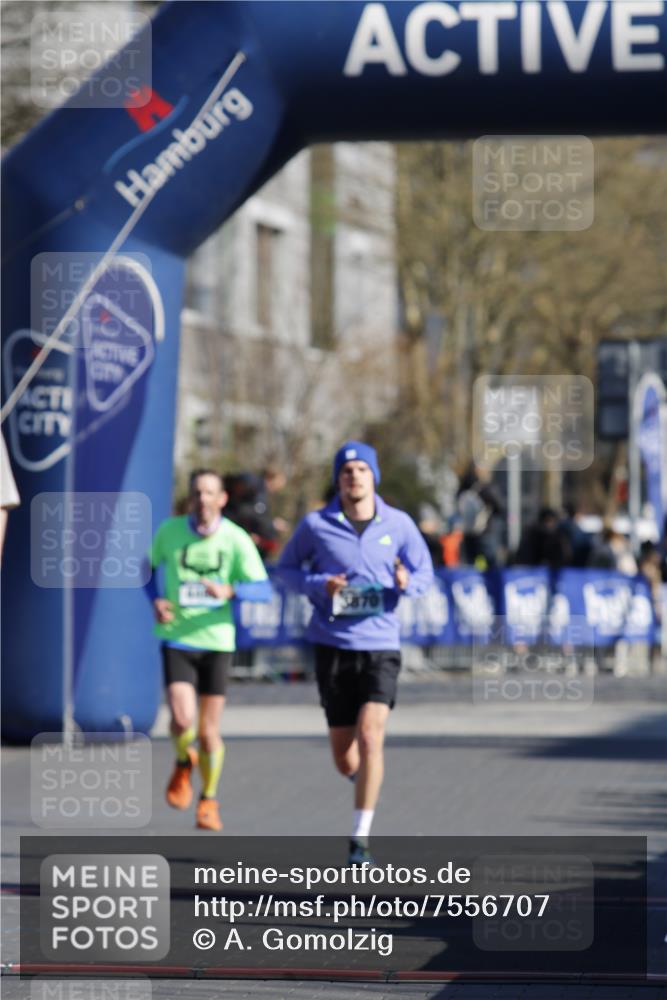 06.04.2025 - 44. Internationalen Wilhelmsburger Insellauf A. Gomolzig http://msf.ph/oto/7556707 06.04.2025 10:26:35 Ziel 3448, 4320 meine-sportfotos.de