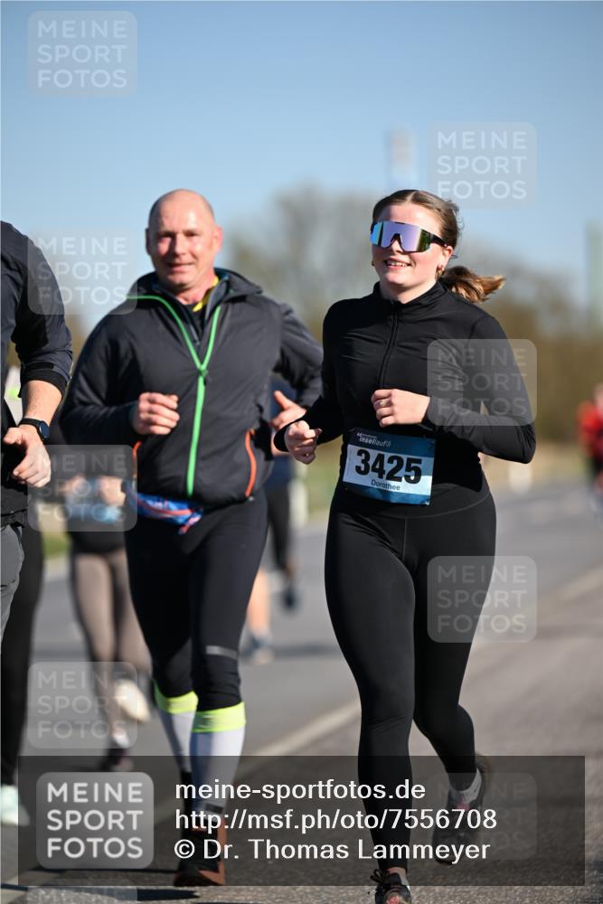 06.04.2025 - 44. Internationalen Wilhelmsburger Insellauf Dr. Thomas Lammeyer http://msf.ph/oto/7556708 06.04.2025 09:32:41 Laufen 3425 meine-sportfotos.de