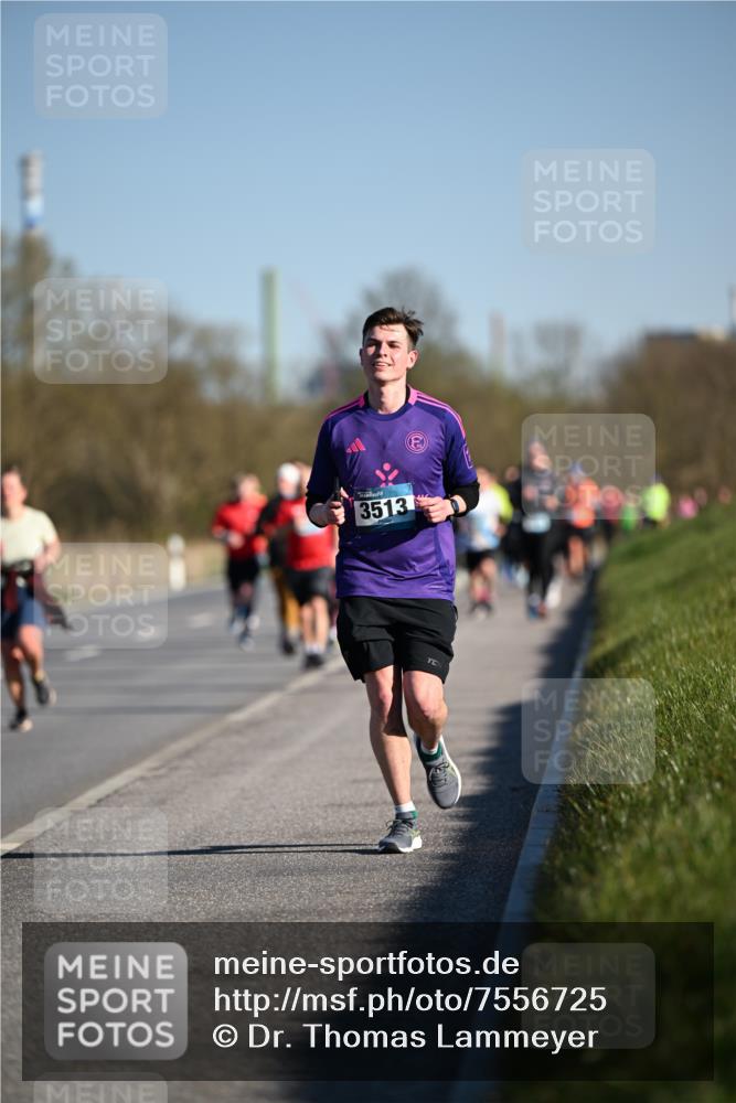 06.04.2025 - 44. Internationalen Wilhelmsburger Insellauf Dr. Thomas Lammeyer http://msf.ph/oto/7556725 06.04.2025 09:32:43 Laufen 3513 meine-sportfotos.de