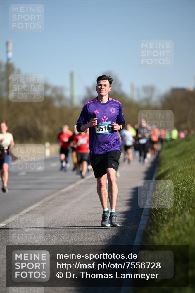 06.04.2025 - 44. Internationalen Wilhelmsburger Insellauf Dr. Thomas Lammeyer http://msf.ph/oto/7556728 06.04.2025 09:32:43 Laufen 3, 35180 meine-sportfotos.de