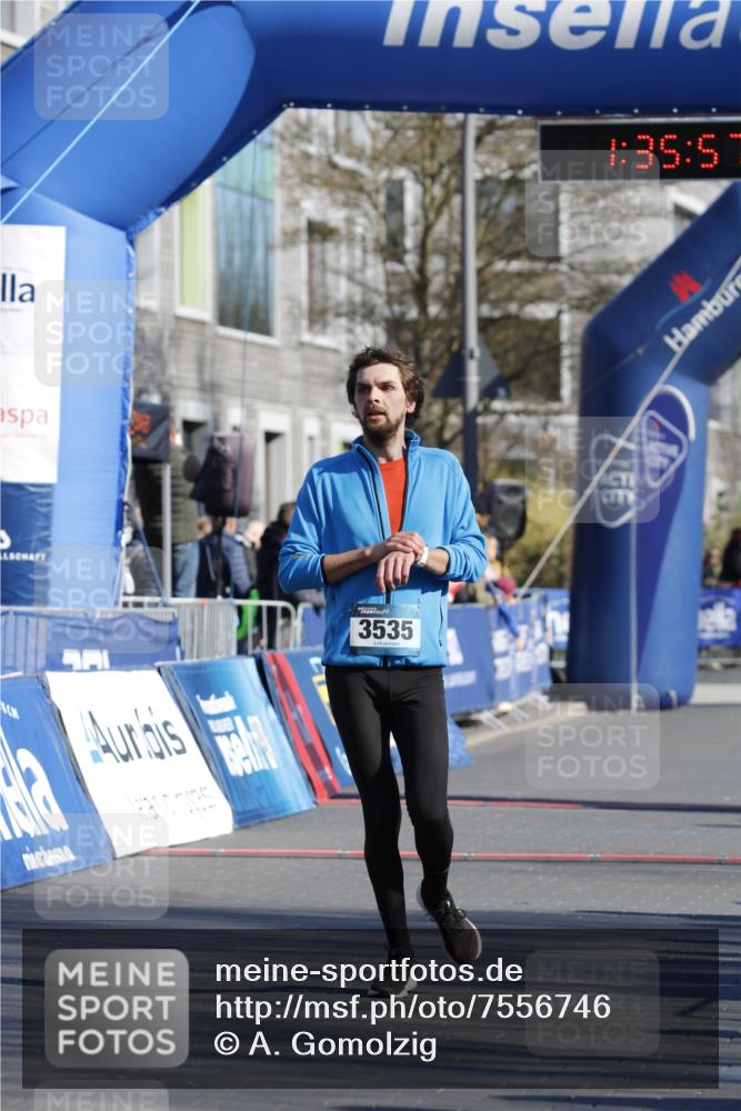 06.04.2025 - 44. Internationalen Wilhelmsburger Insellauf A. Gomolzig http://msf.ph/oto/7556746 06.04.2025 10:25:55 Ziel 3142, 3535, 3556, 5120, 5126 meine-sportfotos.de