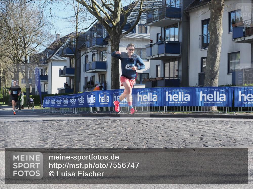 06.04.2025 - 44. Internationalen Wilhelmsburger Insellauf Luisa Fischer http://msf.ph/oto/7556747 06.04.2025 10:12:24 Ziel 4206, 428 meine-sportfotos.de