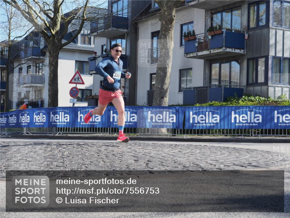 06.04.2025 - 44. Internationalen Wilhelmsburger Insellauf Luisa Fischer http://msf.ph/oto/7556753 06.04.2025 10:12:25 Ziel 4285 meine-sportfotos.de