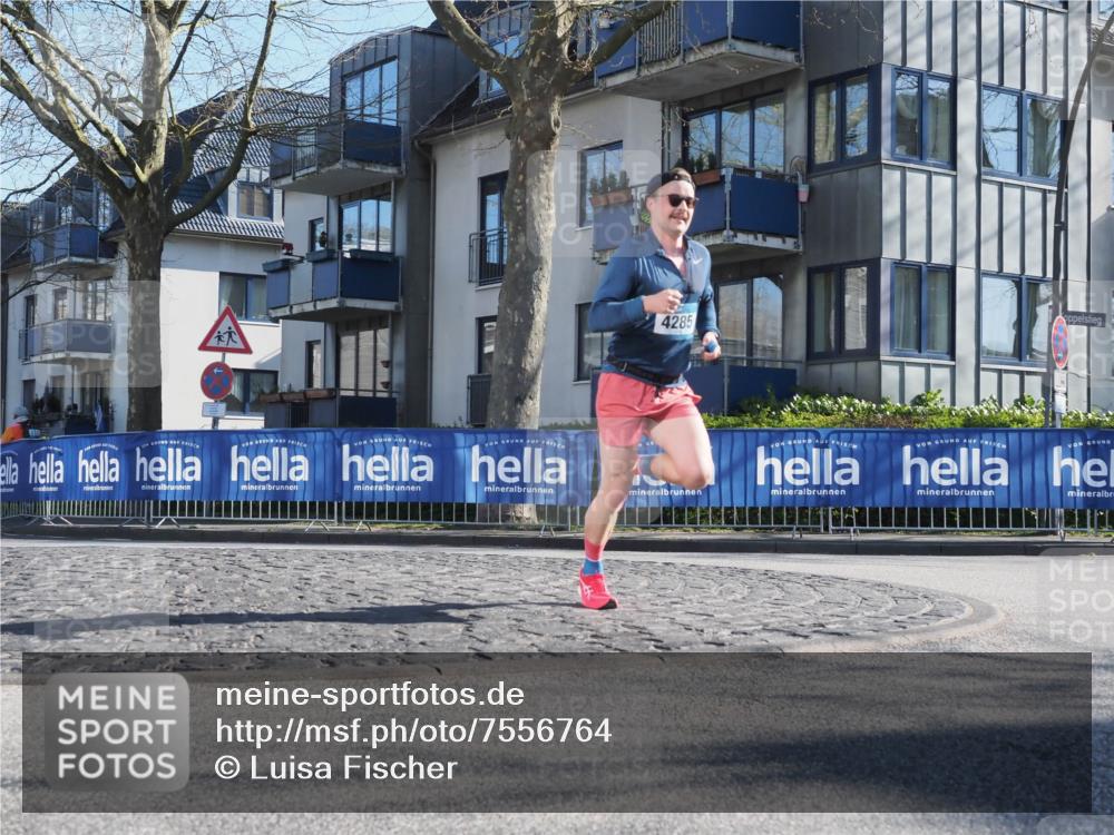 06.04.2025 - 44. Internationalen Wilhelmsburger Insellauf Luisa Fischer http://msf.ph/oto/7556764 06.04.2025 10:12:25 Ziel 4285 meine-sportfotos.de