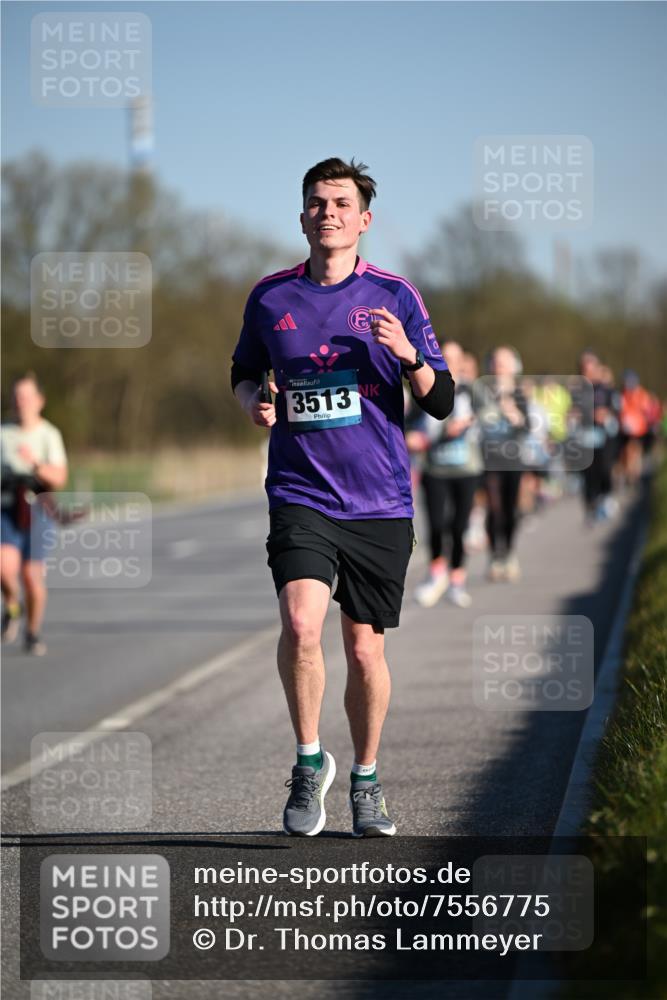 06.04.2025 - 44. Internationalen Wilhelmsburger Insellauf Dr. Thomas Lammeyer http://msf.ph/oto/7556775 06.04.2025 09:32:45 Laufen 3513 meine-sportfotos.de