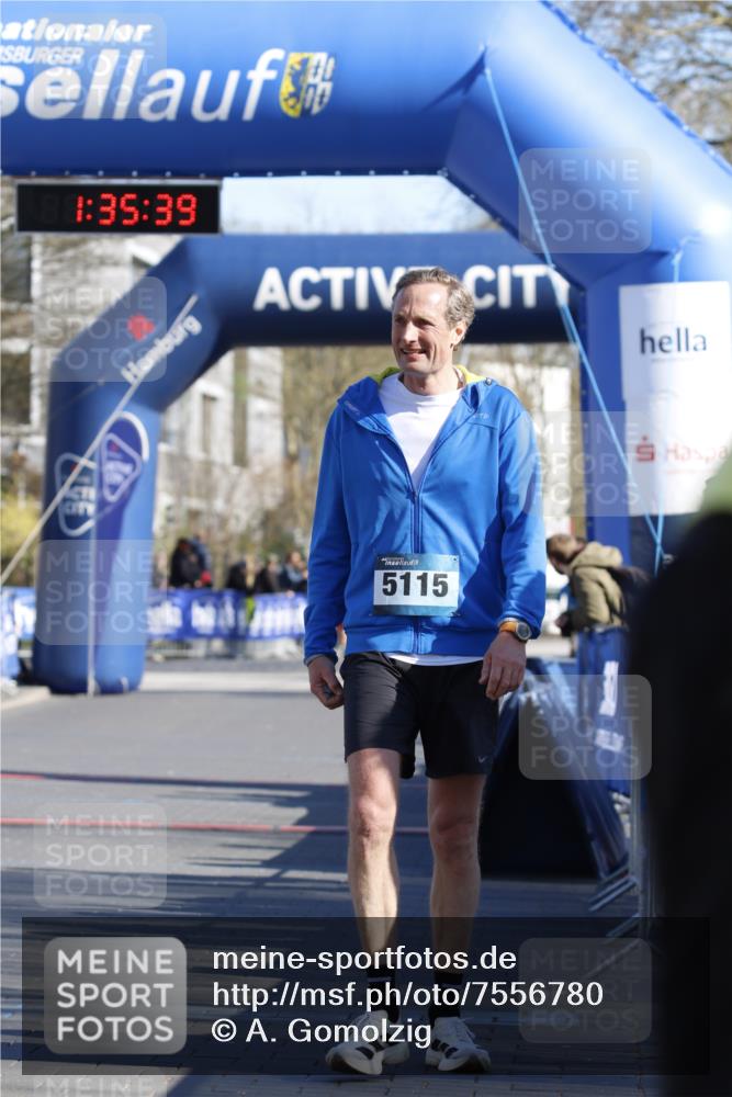 06.04.2025 - 44. Internationalen Wilhelmsburger Insellauf A. Gomolzig http://msf.ph/oto/7556780 06.04.2025 10:25:38 Ziel 5115 meine-sportfotos.de