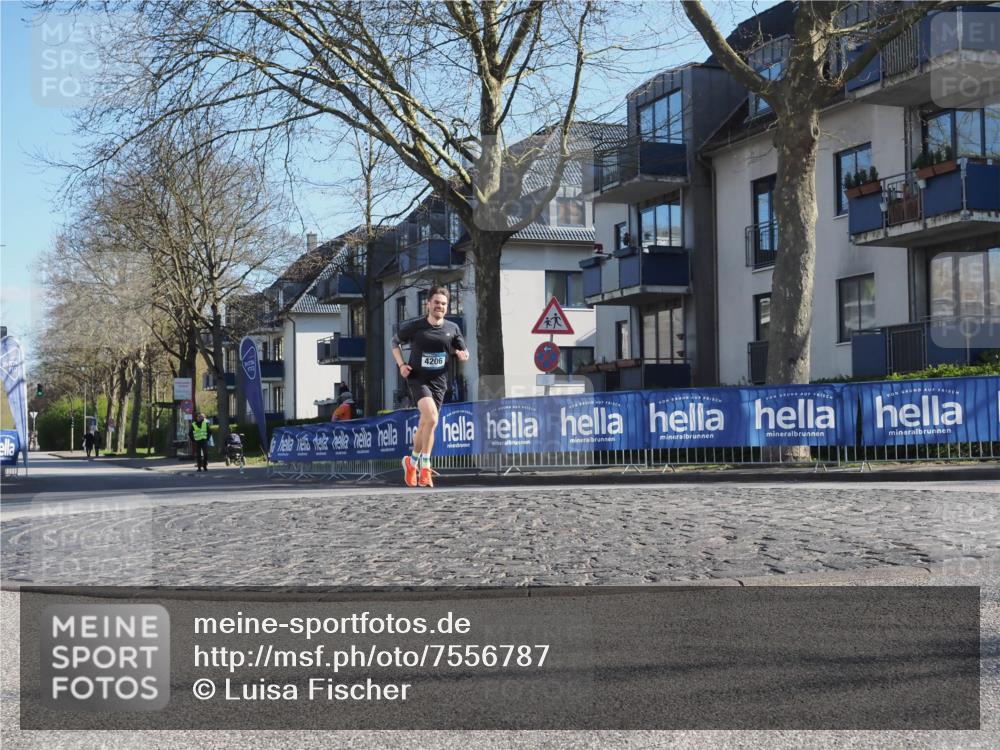 06.04.2025 - 44. Internationalen Wilhelmsburger Insellauf Luisa Fischer http://msf.ph/oto/7556787 06.04.2025 10:12:27 Ziel 4206 meine-sportfotos.de