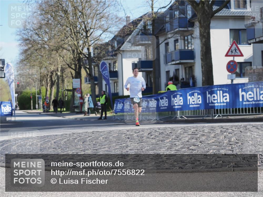 06.04.2025 - 44. Internationalen Wilhelmsburger Insellauf Luisa Fischer http://msf.ph/oto/7556822 06.04.2025 10:12:49 Ziel  meine-sportfotos.de