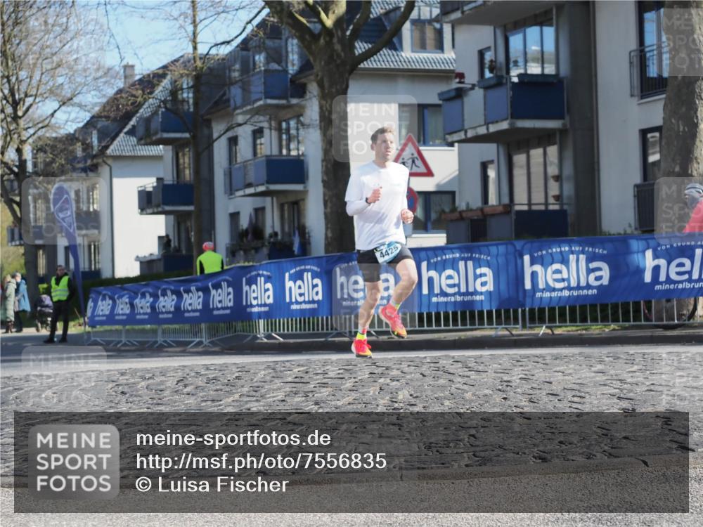 06.04.2025 - 44. Internationalen Wilhelmsburger Insellauf Luisa Fischer http://msf.ph/oto/7556835 06.04.2025 10:12:50 Ziel 4425 meine-sportfotos.de