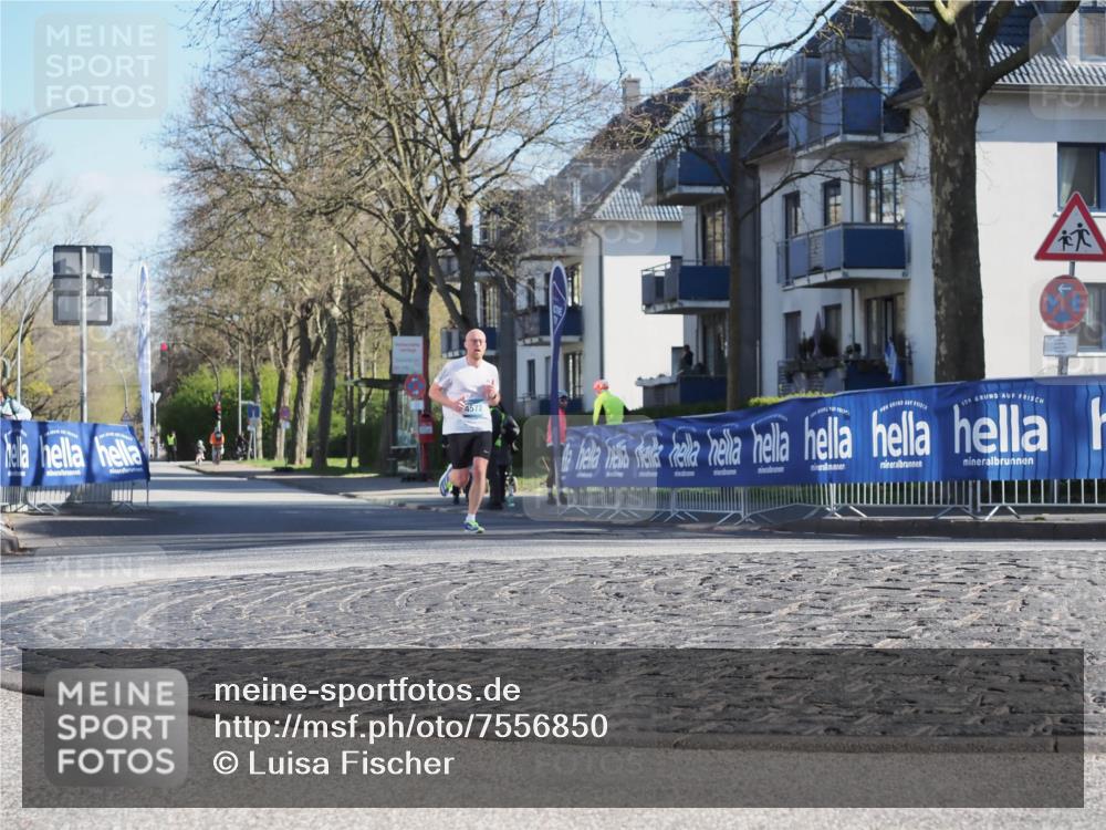 06.04.2025 - 44. Internationalen Wilhelmsburger Insellauf Luisa Fischer http://msf.ph/oto/7556850 06.04.2025 10:13:07 Ziel 4572 meine-sportfotos.de