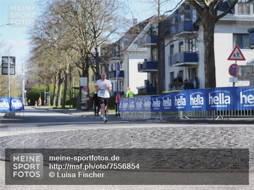 06.04.2025 - 44. Internationalen Wilhelmsburger Insellauf Luisa Fischer http://msf.ph/oto/7556854 06.04.2025 10:13:08 Ziel 4572 meine-sportfotos.de