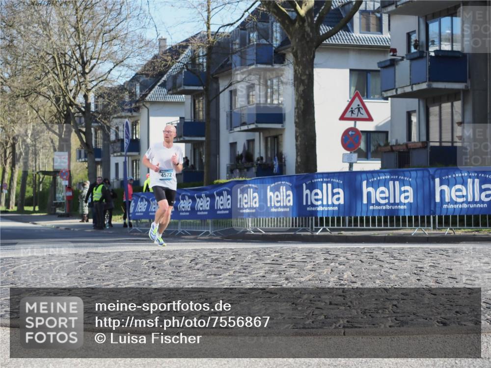06.04.2025 - 44. Internationalen Wilhelmsburger Insellauf Luisa Fischer http://msf.ph/oto/7556867 06.04.2025 10:13:09 Ziel 4572 meine-sportfotos.de