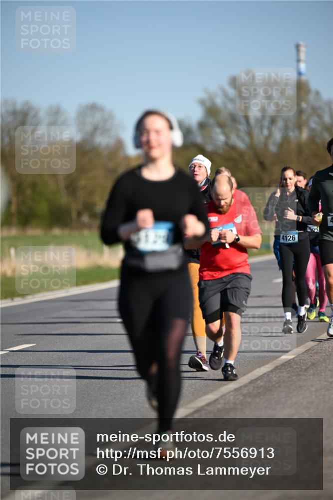 06.04.2025 - 44. Internationalen Wilhelmsburger Insellauf Dr. Thomas Lammeyer http://msf.ph/oto/7556913 06.04.2025 09:32:53 Laufen 4126 meine-sportfotos.de