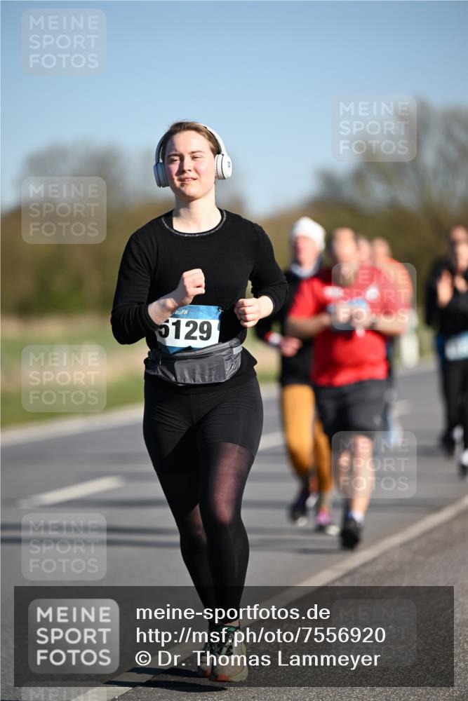 06.04.2025 - 44. Internationalen Wilhelmsburger Insellauf Dr. Thomas Lammeyer http://msf.ph/oto/7556920 06.04.2025 09:32:54 Laufen 129 meine-sportfotos.de