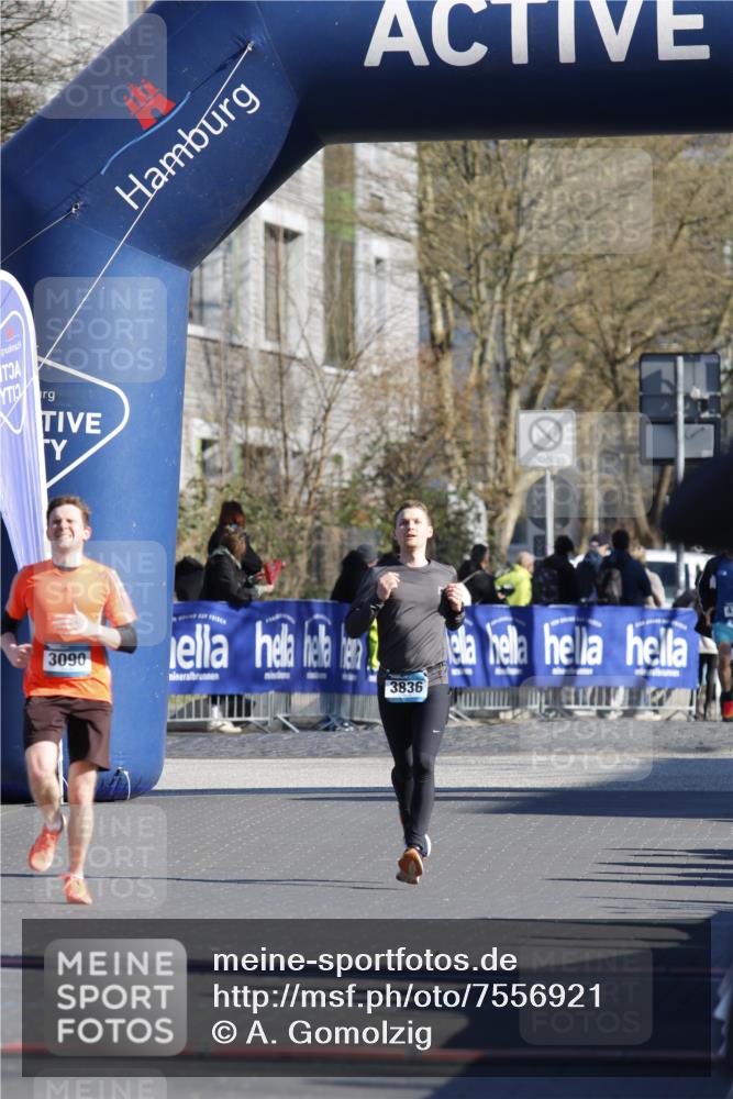 06.04.2025 - 44. Internationalen Wilhelmsburger Insellauf A. Gomolzig http://msf.ph/oto/7556921 06.04.2025 10:23:44 Ziel 4464 meine-sportfotos.de