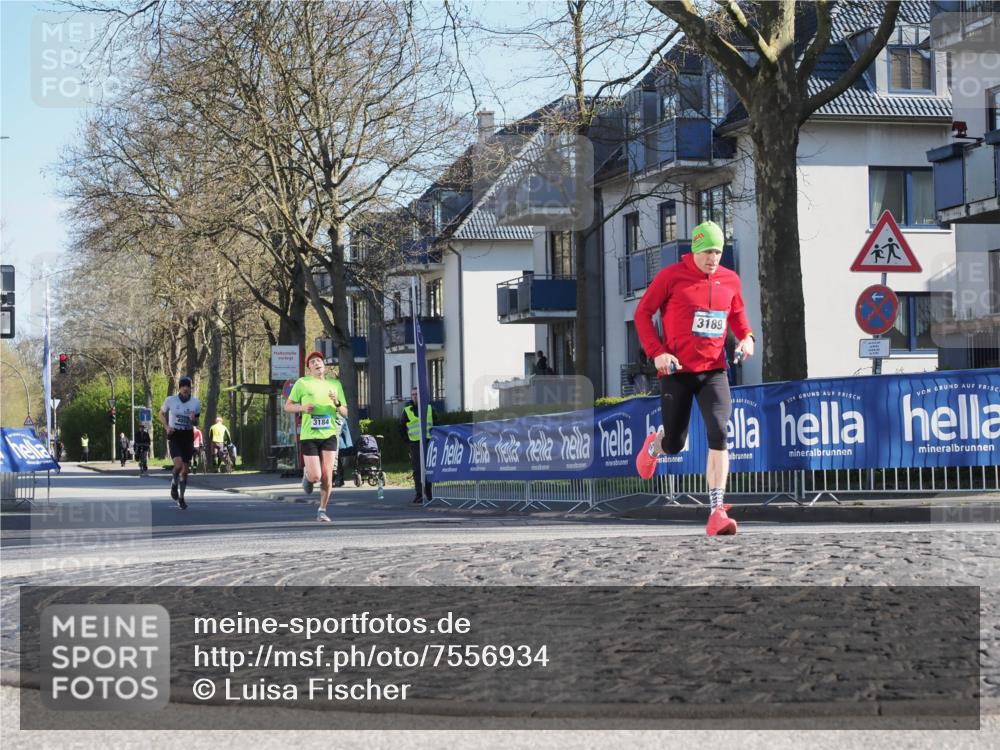 06.04.2025 - 44. Internationalen Wilhelmsburger Insellauf Luisa Fischer http://msf.ph/oto/7556934 06.04.2025 10:13:45 Ziel 3189, 3184 meine-sportfotos.de
