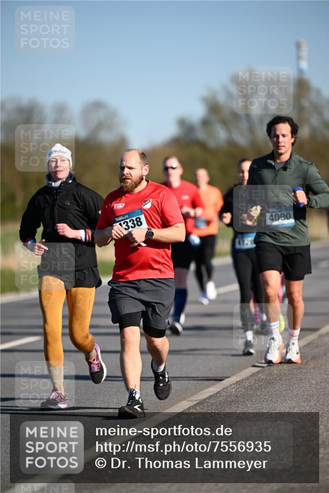 06.04.2025 - 44. Internationalen Wilhelmsburger Insellauf Dr. Thomas Lammeyer http://msf.ph/oto/7556935 06.04.2025 09:32:55 Laufen 157, 338, 4090 meine-sportfotos.de