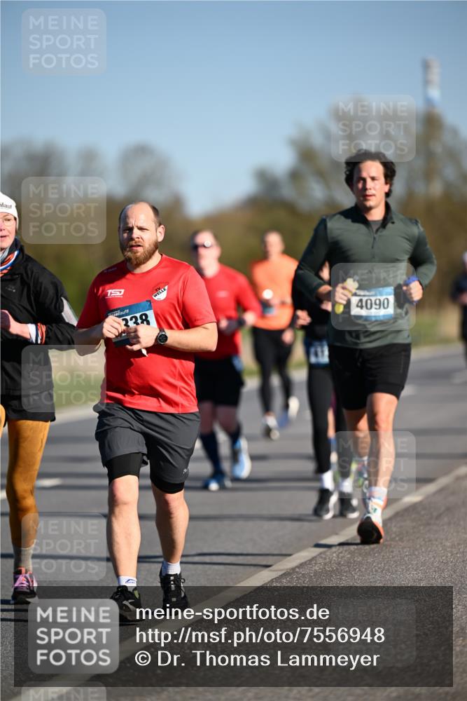 06.04.2025 - 44. Internationalen Wilhelmsburger Insellauf Dr. Thomas Lammeyer http://msf.ph/oto/7556948 06.04.2025 09:32:55 Laufen 157, 338, 4090 meine-sportfotos.de
