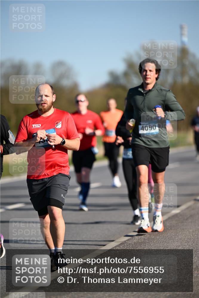 06.04.2025 - 44. Internationalen Wilhelmsburger Insellauf Dr. Thomas Lammeyer http://msf.ph/oto/7556955 06.04.2025 09:32:56 Laufen 4090 meine-sportfotos.de