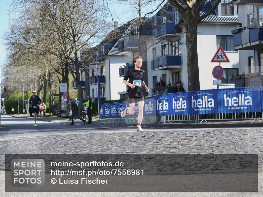 06.04.2025 - 44. Internationalen Wilhelmsburger Insellauf Luisa Fischer http://msf.ph/oto/7556981 06.04.2025 10:14:11 Ziel 1961, 70, 4511 meine-sportfotos.de