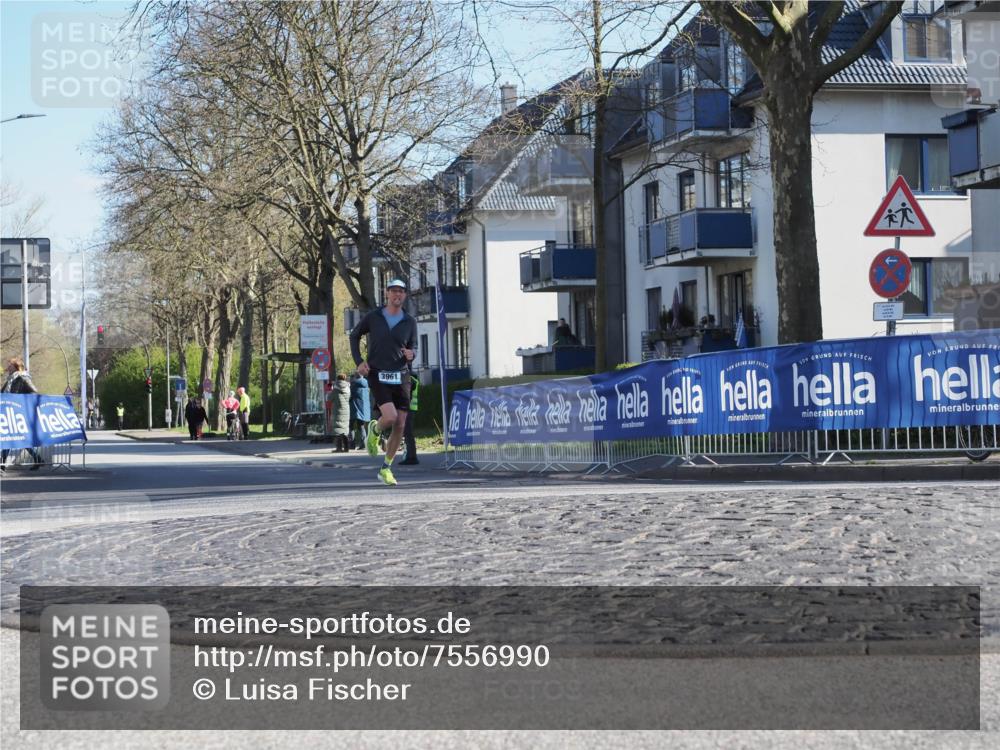 06.04.2025 - 44. Internationalen Wilhelmsburger Insellauf Luisa Fischer http://msf.ph/oto/7556990 06.04.2025 10:14:14 Ziel 3961 meine-sportfotos.de