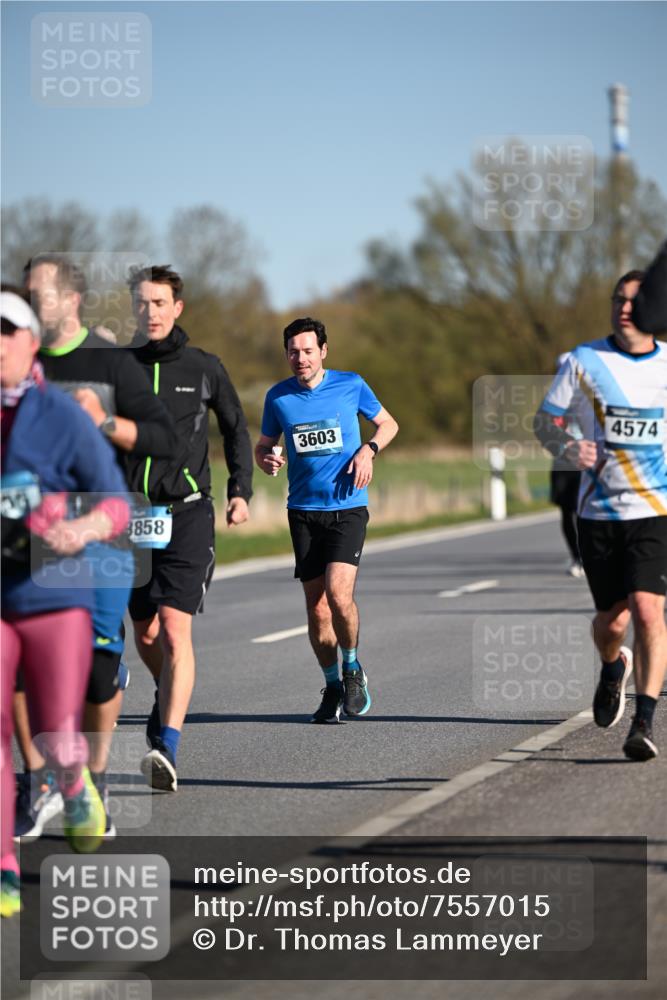 06.04.2025 - 44. Internationalen Wilhelmsburger Insellauf Dr. Thomas Lammeyer http://msf.ph/oto/7557015 06.04.2025 09:32:59 Laufen 8858, 3603, 4574 meine-sportfotos.de