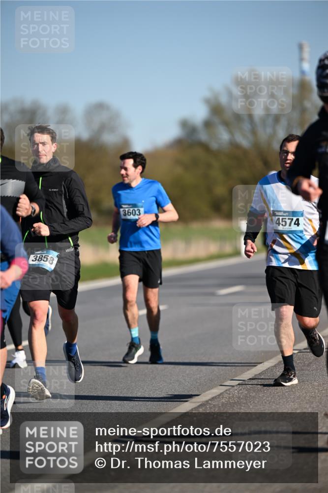 06.04.2025 - 44. Internationalen Wilhelmsburger Insellauf Dr. Thomas Lammeyer http://msf.ph/oto/7557023 06.04.2025 09:32:59 Laufen 385, 8, 3603, 4574 meine-sportfotos.de