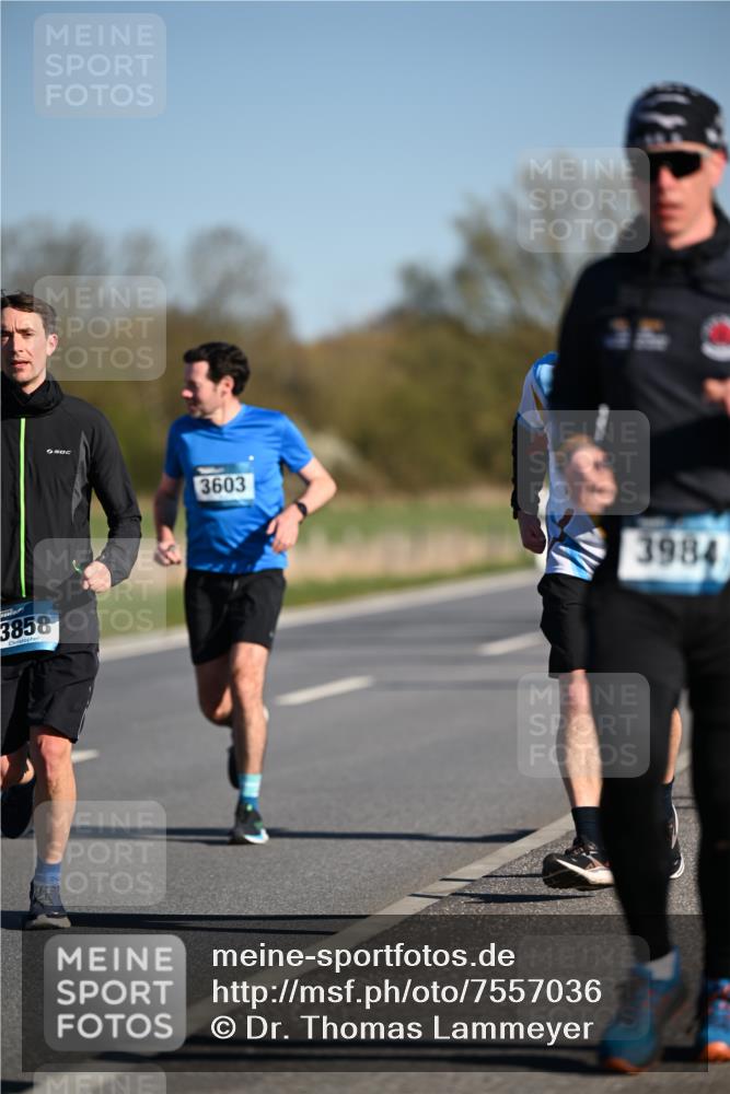 06.04.2025 - 44. Internationalen Wilhelmsburger Insellauf Dr. Thomas Lammeyer http://msf.ph/oto/7557036 06.04.2025 09:33:00 Laufen 3858, 31646, 3603, 3984 meine-sportfotos.de
