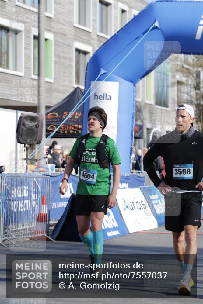 06.04.2025 - 44. Internationalen Wilhelmsburger Insellauf A. Gomolzig http://msf.ph/oto/7557037 06.04.2025 10:21:51 Ziel 4604 meine-sportfotos.de