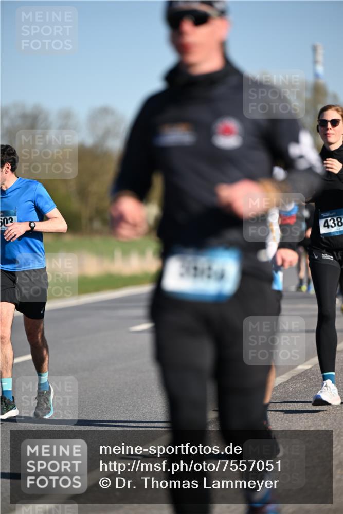 06.04.2025 - 44. Internationalen Wilhelmsburger Insellauf Dr. Thomas Lammeyer http://msf.ph/oto/7557051 06.04.2025 09:33:01 Laufen 502, 438 meine-sportfotos.de
