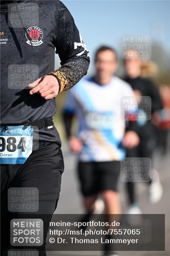 06.04.2025 - 44. Internationalen Wilhelmsburger Insellauf Dr. Thomas Lammeyer http://msf.ph/oto/7557065 06.04.2025 09:33:02 Laufen 4, 1910, 984 meine-sportfotos.de