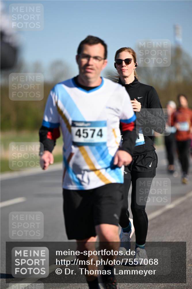 06.04.2025 - 44. Internationalen Wilhelmsburger Insellauf Dr. Thomas Lammeyer http://msf.ph/oto/7557068 06.04.2025 09:33:02 Laufen 4574 meine-sportfotos.de