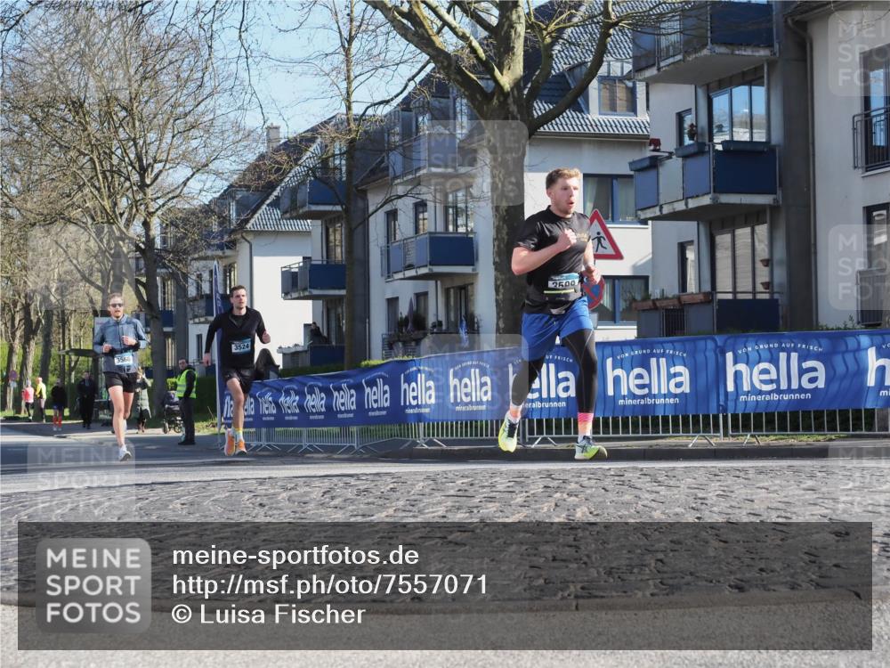 06.04.2025 - 44. Internationalen Wilhelmsburger Insellauf Luisa Fischer http://msf.ph/oto/7557071 06.04.2025 10:14:46 Ziel 3566, 3524, 3500 meine-sportfotos.de