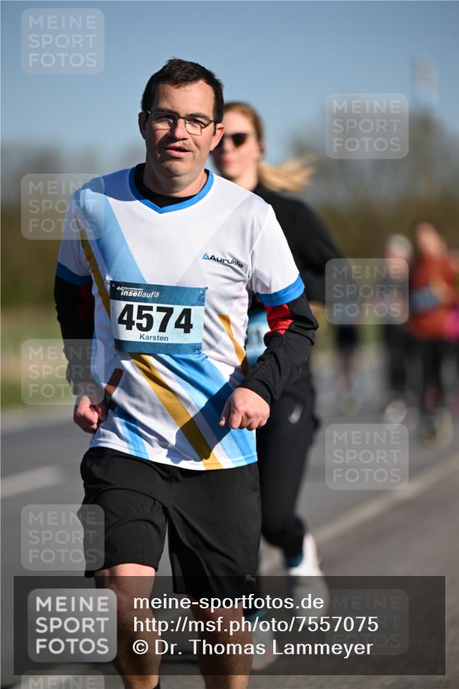 06.04.2025 - 44. Internationalen Wilhelmsburger Insellauf Dr. Thomas Lammeyer http://msf.ph/oto/7557075 06.04.2025 09:33:03 Laufen 44, 4574 meine-sportfotos.de