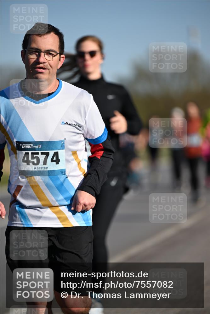 06.04.2025 - 44. Internationalen Wilhelmsburger Insellauf Dr. Thomas Lammeyer http://msf.ph/oto/7557082 06.04.2025 09:33:03 Laufen 44, 4574 meine-sportfotos.de
