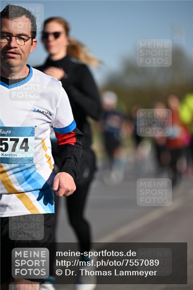 06.04.2025 - 44. Internationalen Wilhelmsburger Insellauf Dr. Thomas Lammeyer http://msf.ph/oto/7557089 06.04.2025 09:33:03 Laufen 574 meine-sportfotos.de