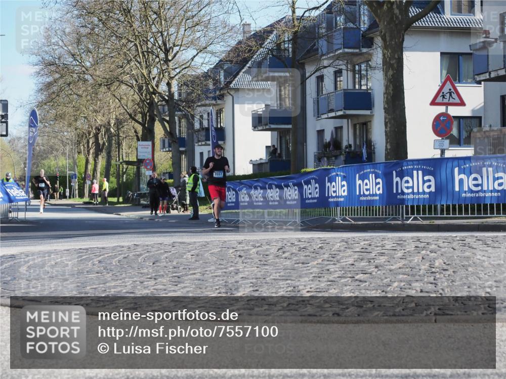 06.04.2025 - 44. Internationalen Wilhelmsburger Insellauf Luisa Fischer http://msf.ph/oto/7557100 06.04.2025 10:14:57 Ziel 3557 meine-sportfotos.de