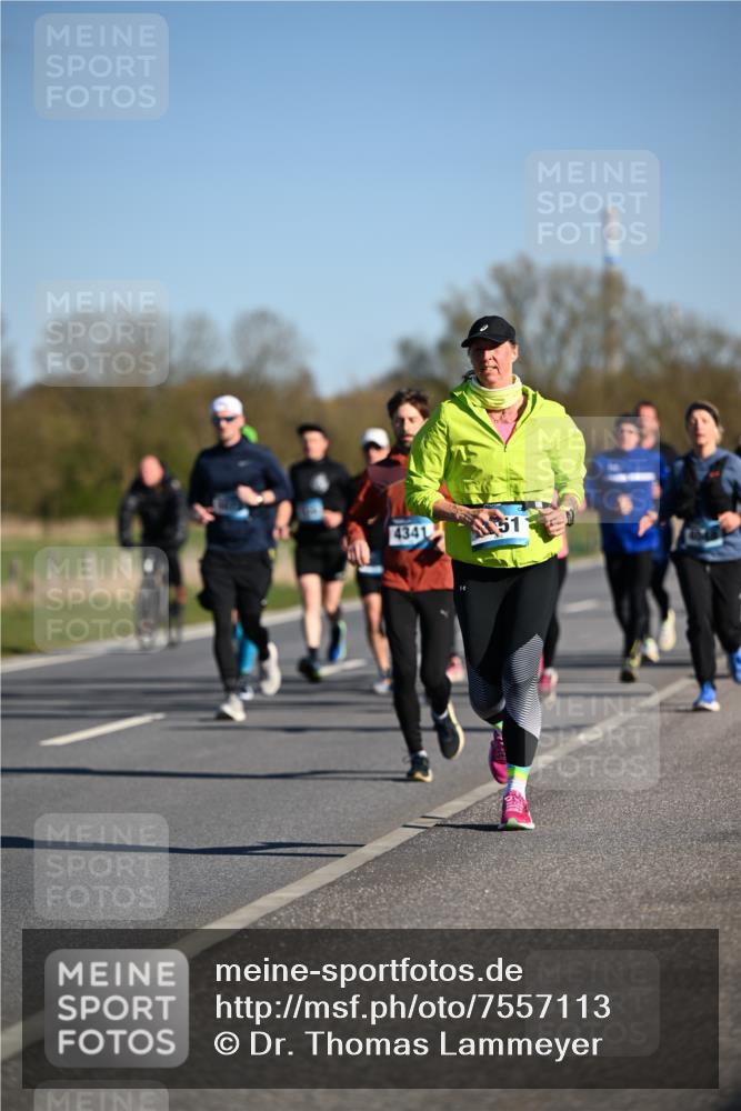 06.04.2025 - 44. Internationalen Wilhelmsburger Insellauf Dr. Thomas Lammeyer http://msf.ph/oto/7557113 06.04.2025 09:33:06 Laufen 4341 meine-sportfotos.de
