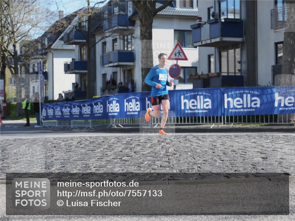 06.04.2025 - 44. Internationalen Wilhelmsburger Insellauf Luisa Fischer http://msf.ph/oto/7557133 06.04.2025 10:15:10 Ziel 3475 meine-sportfotos.de
