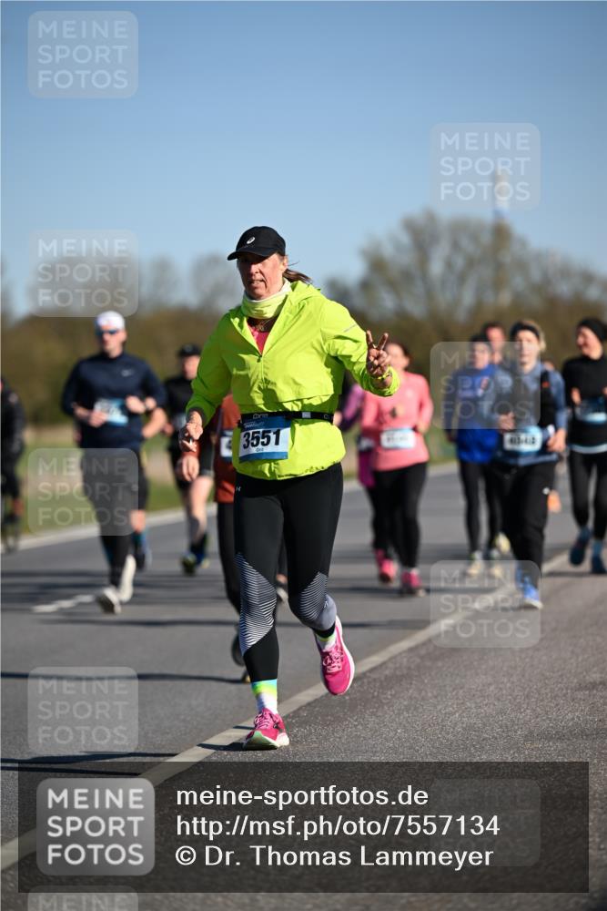 06.04.2025 - 44. Internationalen Wilhelmsburger Insellauf Dr. Thomas Lammeyer http://msf.ph/oto/7557134 06.04.2025 09:33:07 Laufen 3551 meine-sportfotos.de