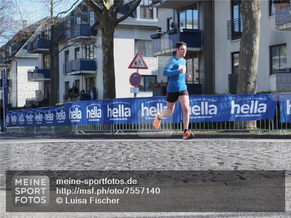 06.04.2025 - 44. Internationalen Wilhelmsburger Insellauf Luisa Fischer http://msf.ph/oto/7557140 06.04.2025 10:15:10 Ziel  meine-sportfotos.de