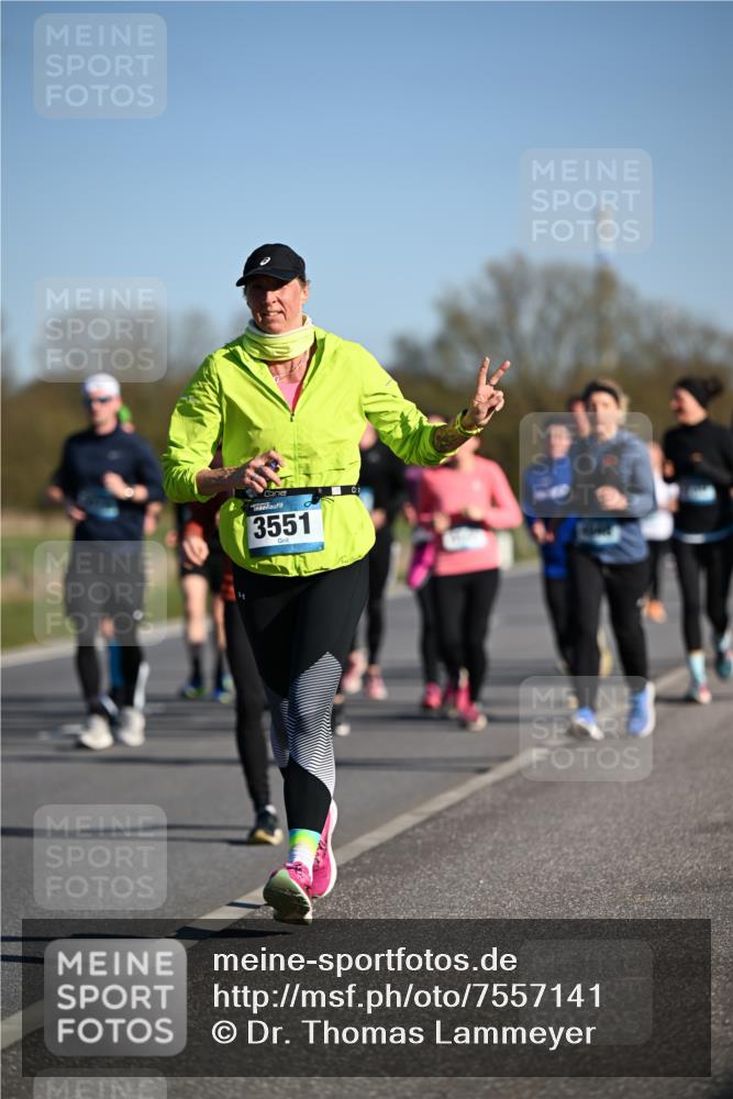 06.04.2025 - 44. Internationalen Wilhelmsburger Insellauf Dr. Thomas Lammeyer http://msf.ph/oto/7557141 06.04.2025 09:33:07 Laufen 3551 meine-sportfotos.de