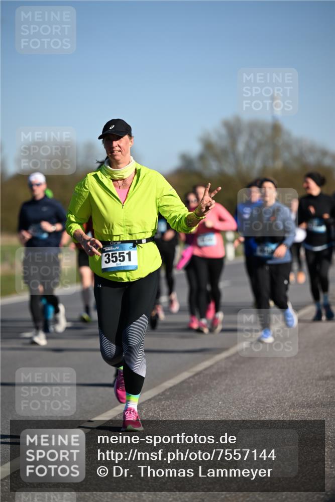 06.04.2025 - 44. Internationalen Wilhelmsburger Insellauf Dr. Thomas Lammeyer http://msf.ph/oto/7557144 06.04.2025 09:33:07 Laufen 3551 meine-sportfotos.de