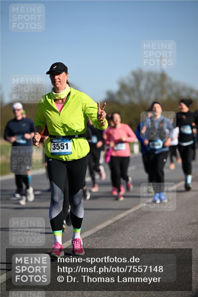 06.04.2025 - 44. Internationalen Wilhelmsburger Insellauf Dr. Thomas Lammeyer http://msf.ph/oto/7557148 06.04.2025 09:33:08 Laufen 3551 meine-sportfotos.de