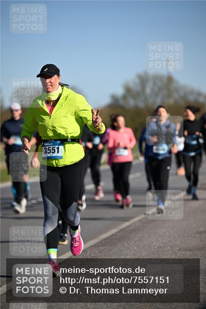 06.04.2025 - 44. Internationalen Wilhelmsburger Insellauf Dr. Thomas Lammeyer http://msf.ph/oto/7557151 06.04.2025 09:33:08 Laufen 3551 meine-sportfotos.de