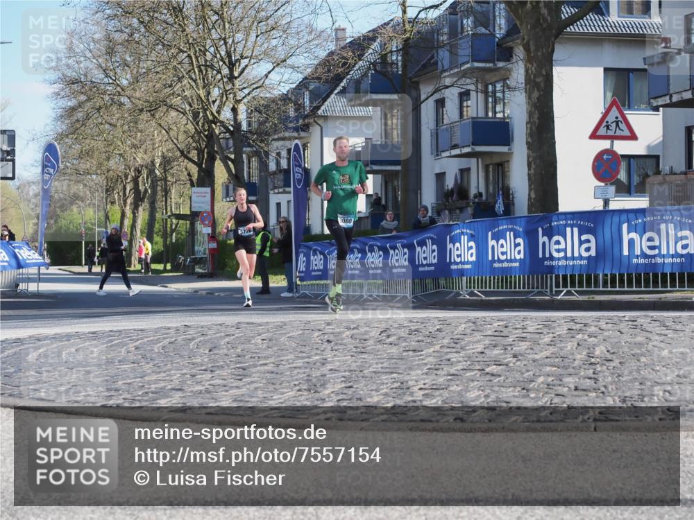 06.04.2025 - 44. Internationalen Wilhelmsburger Insellauf Luisa Fischer http://msf.ph/oto/7557154 06.04.2025 10:15:14 Ziel 3080 meine-sportfotos.de